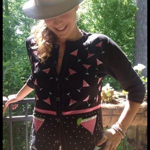 Boutique cosmo design lightweight sweater