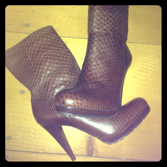 💥SALE💥Cole Haan Nike air snake textured booties