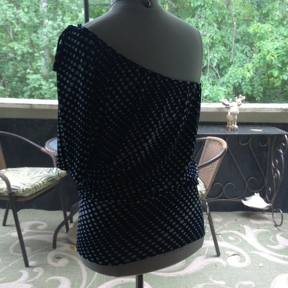 Top - Picture 2 of 2