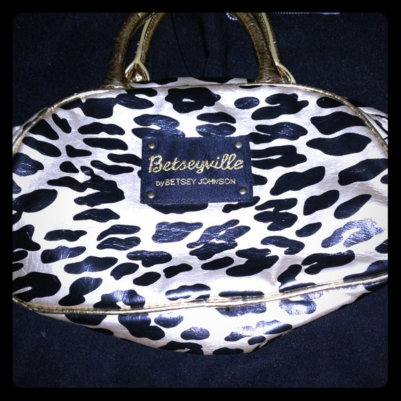 Bestseyville handbag sold sol sold:)🚀