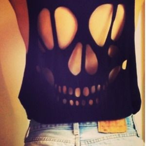 Skull cut out tank