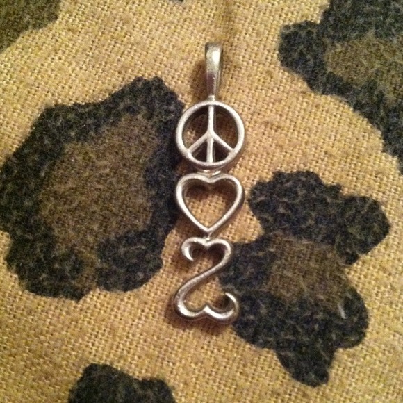 Kay jewelers open heart pendant