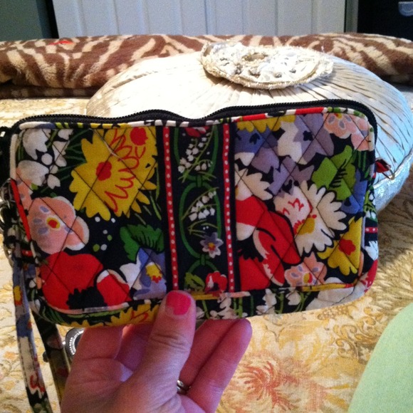 Wallet wristlet