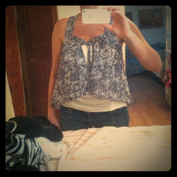 Blue floral top
