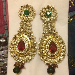 Dazzling fashion earrings with kundan gemstone