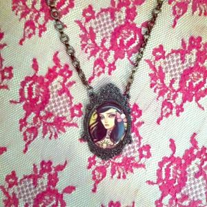 Portrait necklace