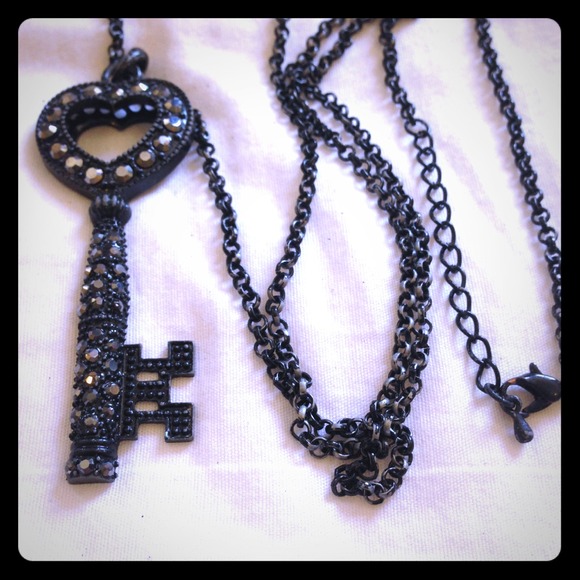 Jewelry - 💟TRADED💟Necklace