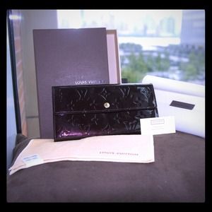 ⛔SOLD ON EBAY⛔ LV SARAH VERNIS  WALLET