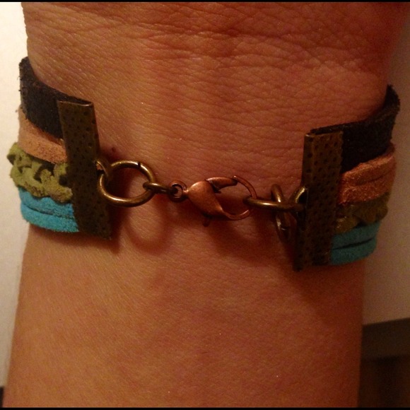 π₯NEWπ₯ Multi-Strand Beaceletππ - Picture 3 of 3