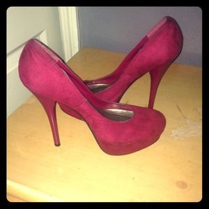 Regular burgundy heels