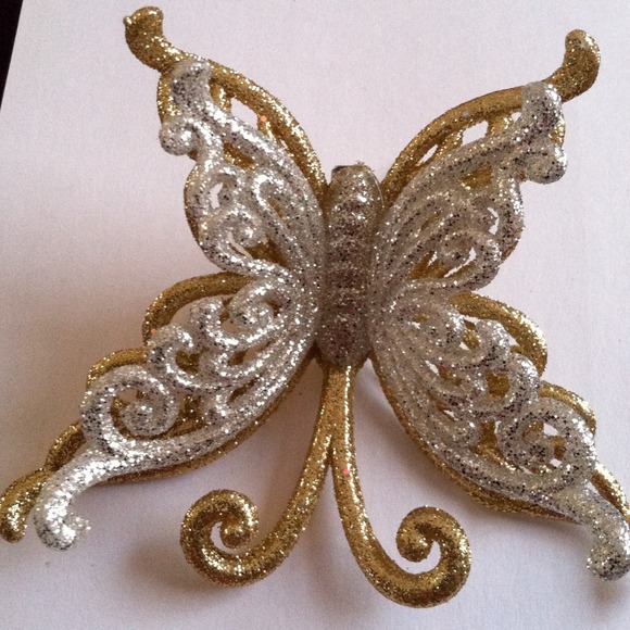 Large gold and silver hair clip.