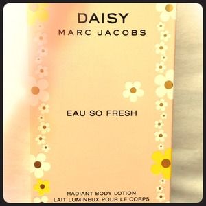 Daisy Marc Jacobs Eau So Fresh Body Lotion