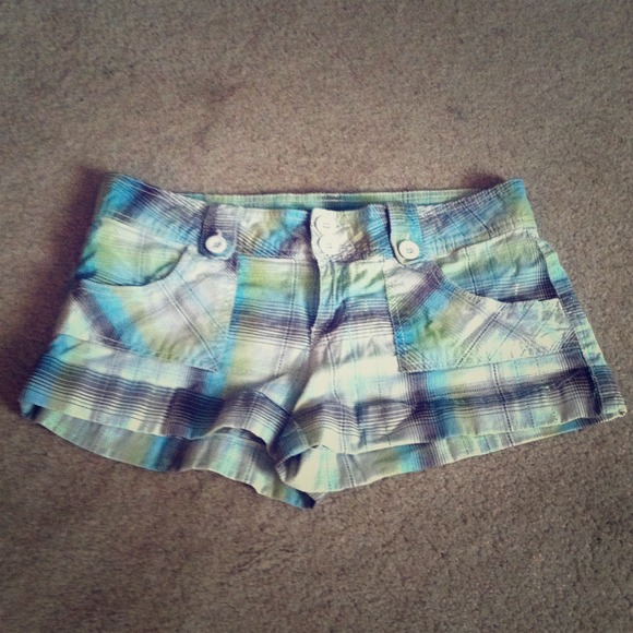 L.e.i. Blue/Green Plaid Shorts