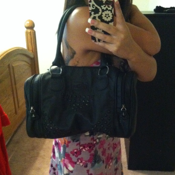 🌟TRADED🌟 black volcom bag