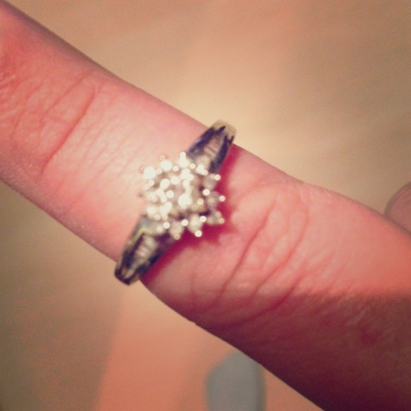 14k white gold diamond ring