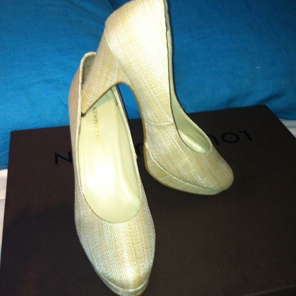 ✨traded w/@victory4lyf🌟NWOT straw/woven heels