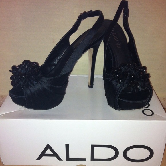 ALDO- Sultis 94 style black peep toe heels. - Picture 2 of 4