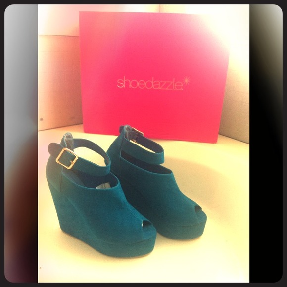 shoedazzle Shoes - ✨REDUCED Shoedazzle wedges