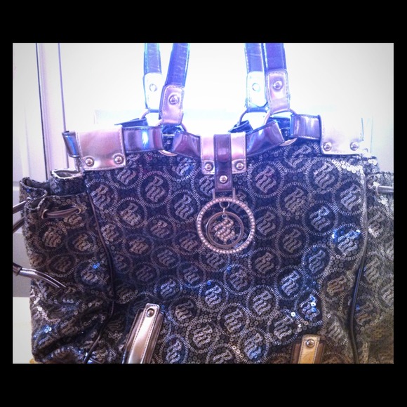 Rocawear Sequin Silver Bag ??