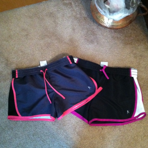 2 pairs if shorts!