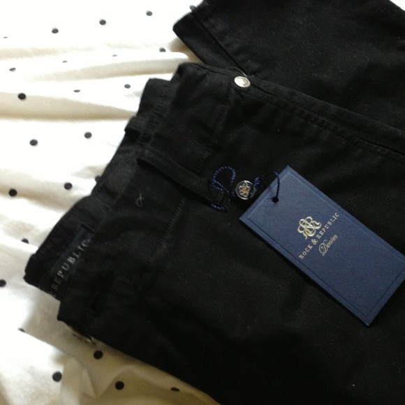 Rock & Republic Jeans sz 28 NWT