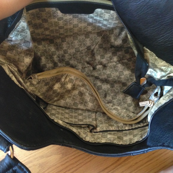 ♻TRADED♻Black purse - Picture 2 of 4