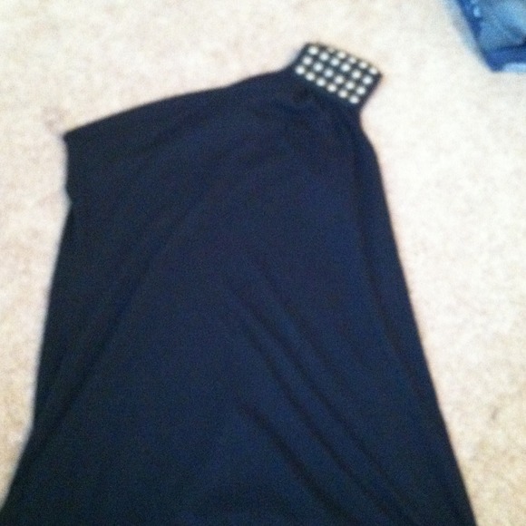 One shoulder tank!