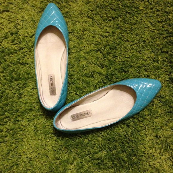 Steve Madden Shoes - 🎉Host pick 7/22🎉Gorgeous aqua Steve Madden flats