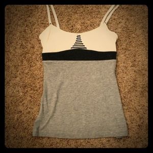❌Sold❌Contentment triangle tank by Lululemon