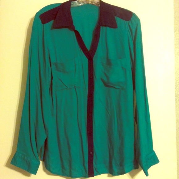 Green button up collar shirt