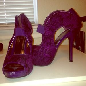Wild Rose purple & black lace heels