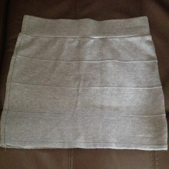 *hold*Gray-blue fitted mini skirt