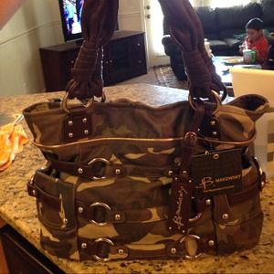 "RESERVED""NWT B Makowsky camouflage bag!