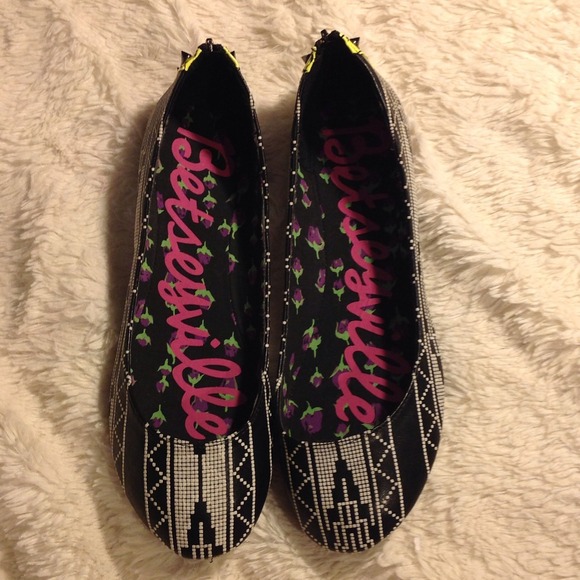 🎀SOLD IN BUNDLE🎀Betsey Johnson Flats - Picture 4 of 4