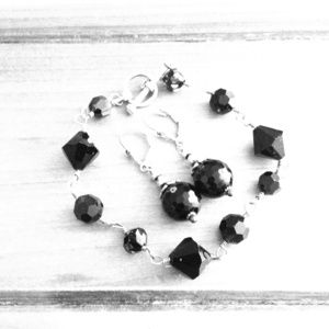 Black beaded bracelet and earrings!!!