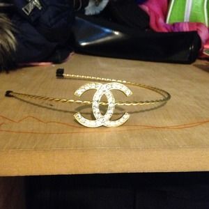 Chanel head band