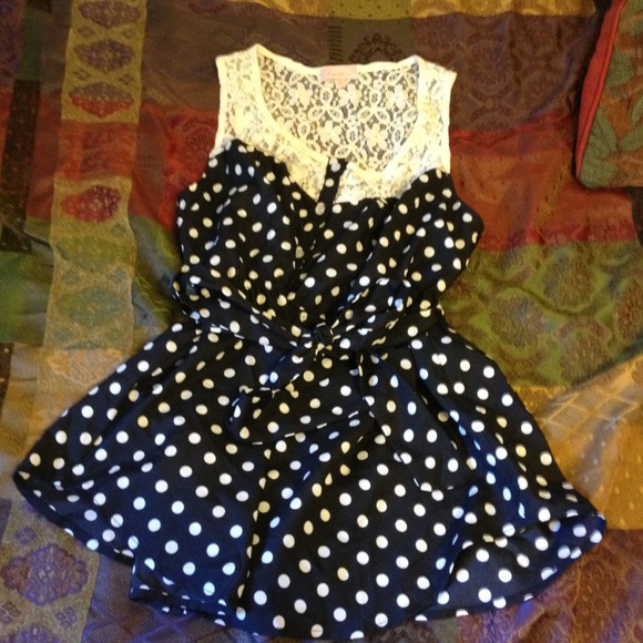 🚫TRADED🚫Adorable Lace and Polka Dot Blouse!