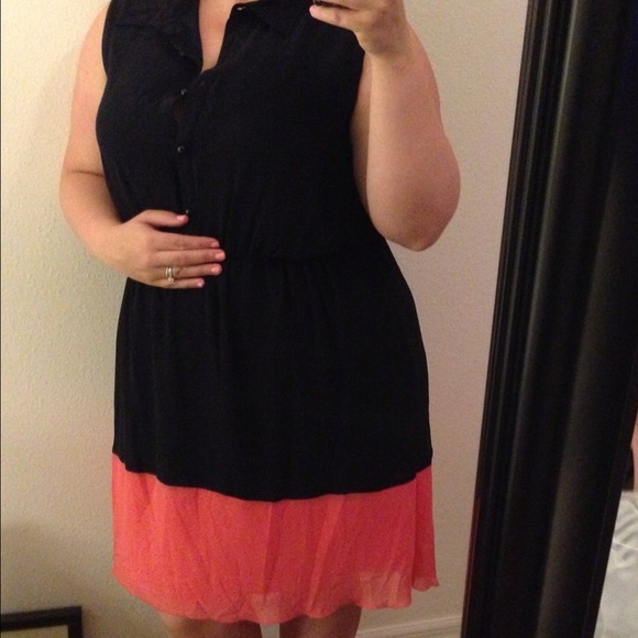 SOLD-✳Hi-lo navy/coral dress! - Picture 3 of 4
