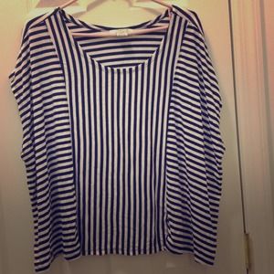 Boxy and flowy striped navy blue and white top
