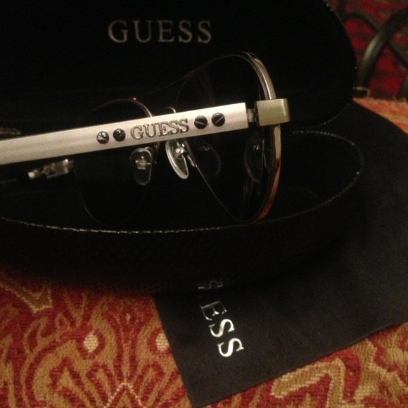 Brand New GUESS Aviator Sunglasses