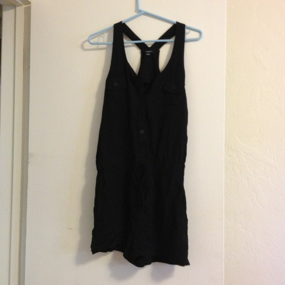 🚫TRADED🚫NWT Black Romper