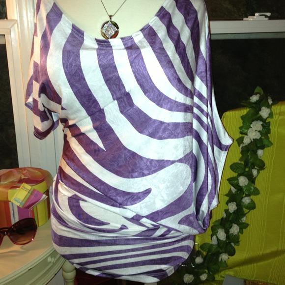 Top - Picture 2 of 3