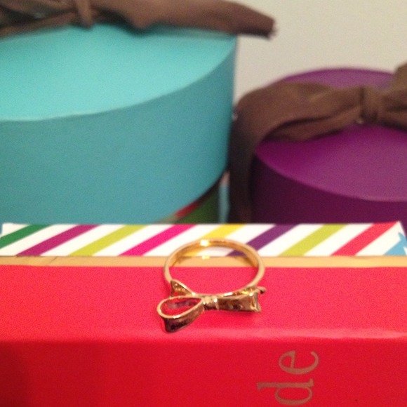 ❌Sold❌Kate Spade Skinny Mini Bow Ring (Size 8) - Picture 4 of 4