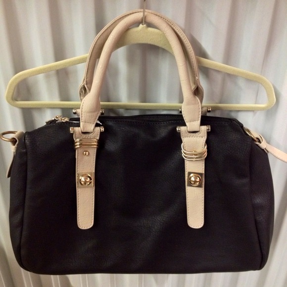 Handbags - "An Aura of Elegance" in Black.