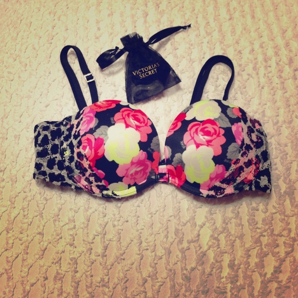 Sold ❌ Victoria's Secret Bra