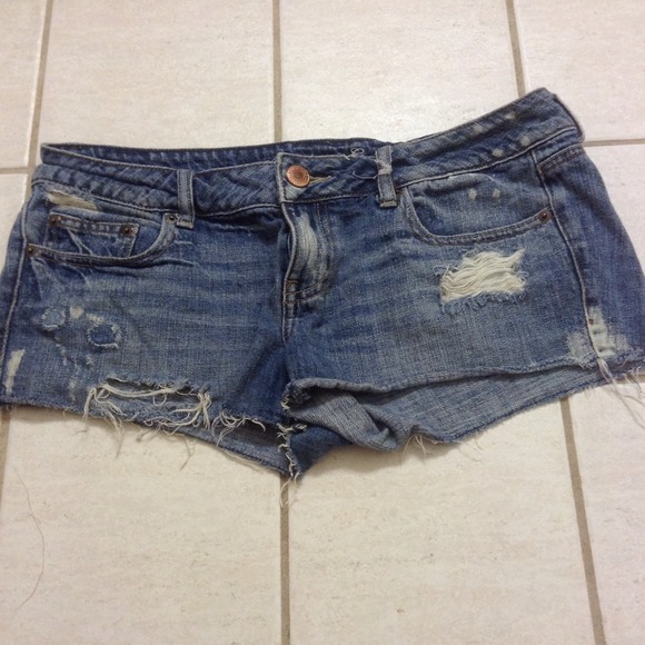 !SOLD! AE Denim Shorts - Picture 2 of 4