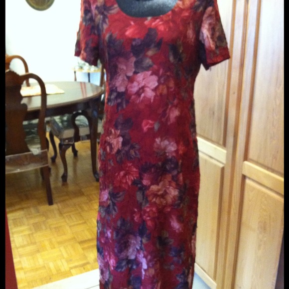 Dresses & Skirts - Connected Apparel Maxi Dress