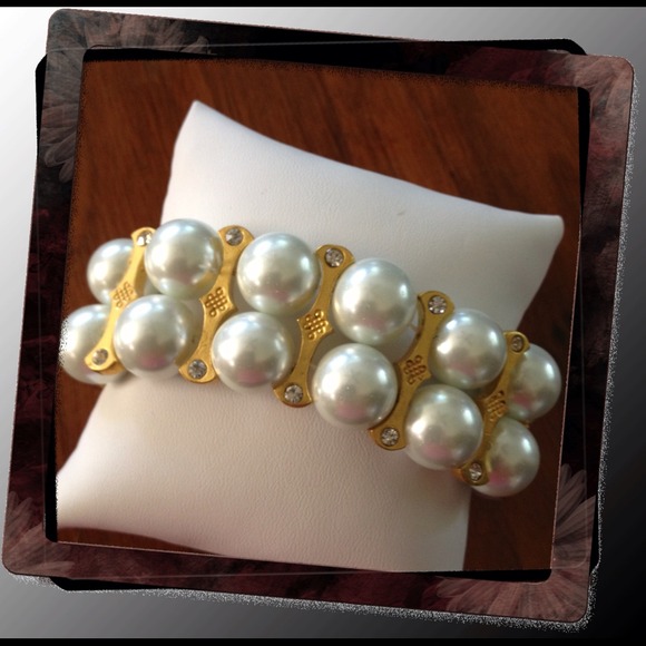 Pearl bracelet