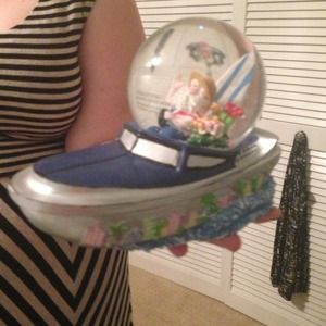 Surfing Santa brand new never used snow globe