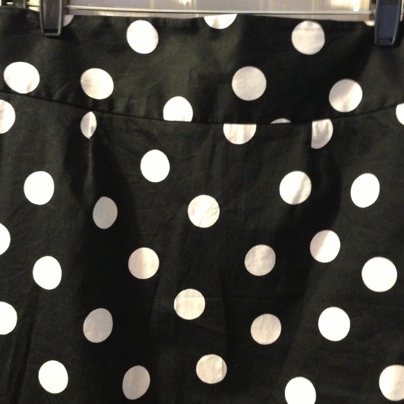 Black, white Polk a dot pencil skirt